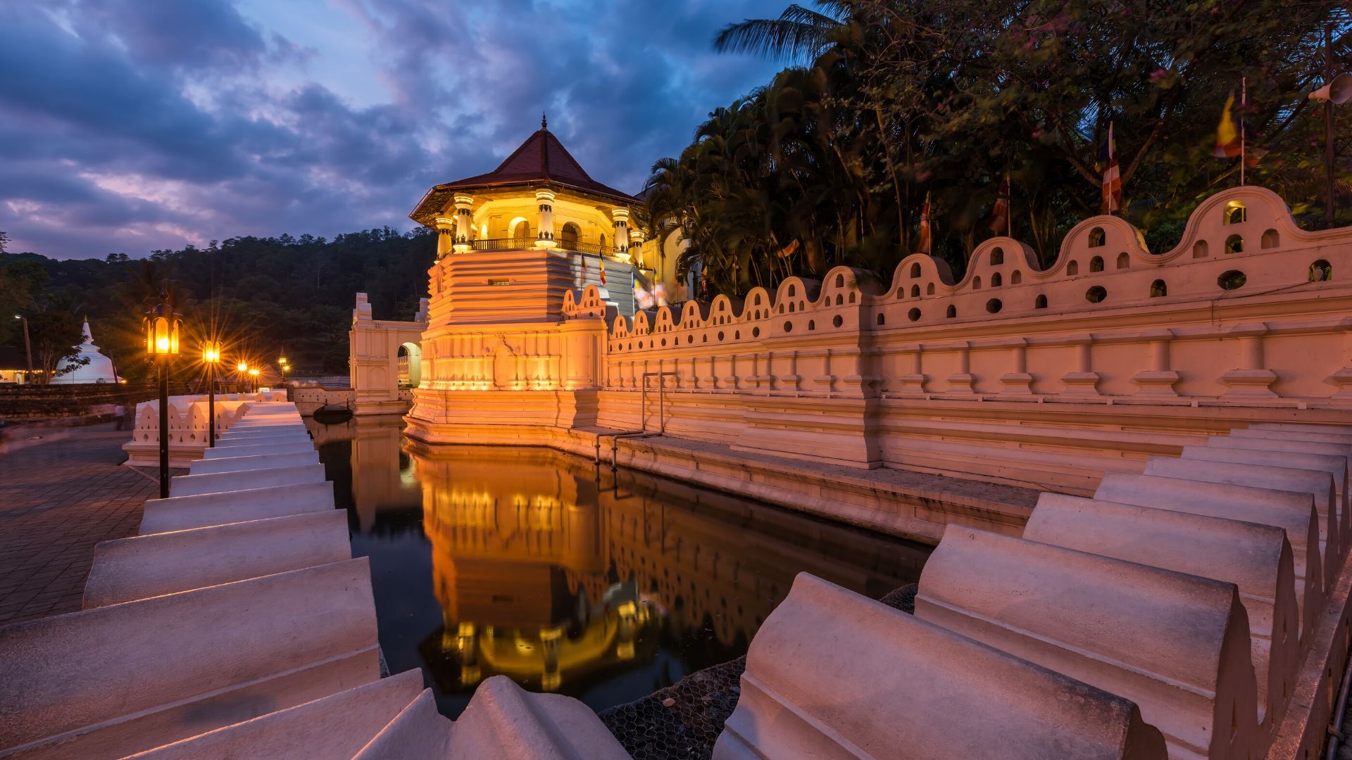 Temple Of The Tooth Relic Come To Sri Lanka
